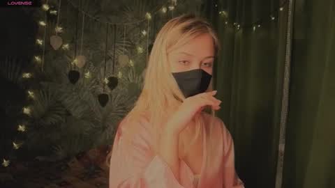 0ophelia online show from February 28, 10:36 pm