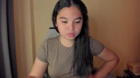 0wwlo0k online show from March 28, 8:05 am