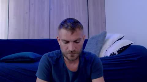 10in_deluxe online show from October 19, 8:30 am