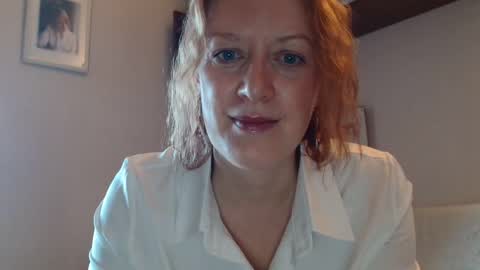 Snapshot of 12ennie chatting on October 3, 8:00 am 12ennie online show from October 3, 8:00 am