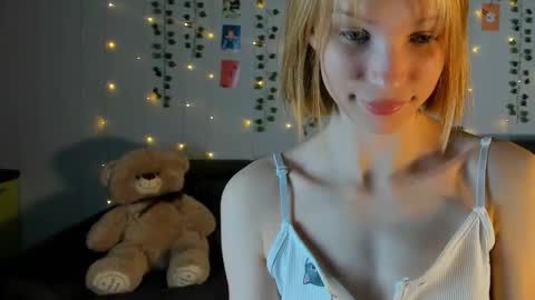 Kira online show from March 21, 7:07 pm