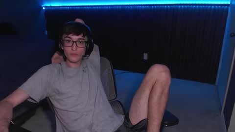 19yrboyhot online show from October 21, 12:27 am