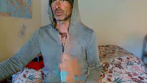 djulia online show from March 11, 7:57 am