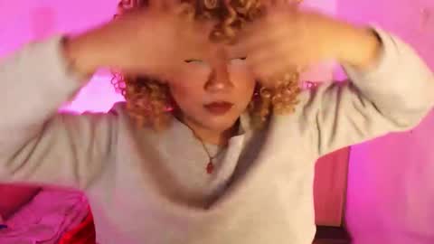 1lovelymess online show from April 14, 6:27 am