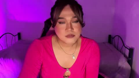 1lovelymess online show from February 5, 7:01 am