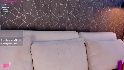 bella   online show from March 4, 8:24 am