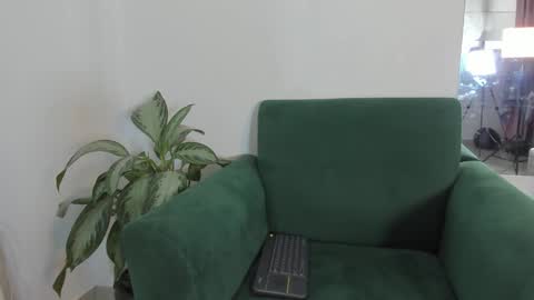 1Threestar online show from October 23, 2:18 pm