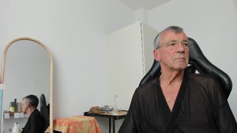Henk online show from June 16, 4:00 pm