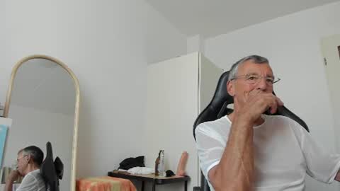 Henk online show from July 31, 3:57 pm