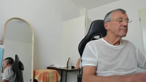 Henk online show from August 2, 12:40 pm