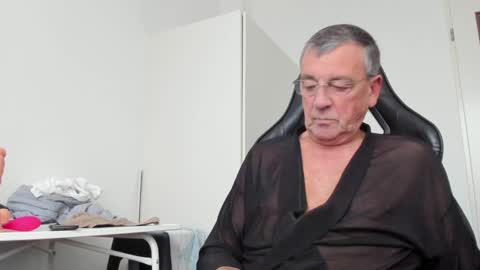 Henk online show from December 10, 2:17 pm