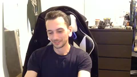 2323gary online show from January 4, 5:58 am