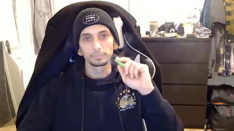 2323gary online show from December 1, 7:49 pm