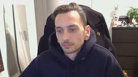 2323gary online show from October 17, 10:25 pm