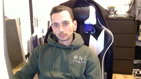 2323gary online show from January 5, 1:03 am