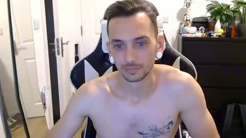 2323gary online show from October 3, 3:26 am