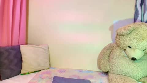 Snapshot of 2hot_amazingladyboy chatting on October 8, 9:26 am Sexy MIYA online show from October 8, 9:26 am
