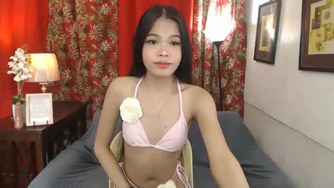 Snapshot of 2hot_amazingladyboy chatting on February 18, 8:36 pm Sexy MIYA online show from February 18, 8:36 pm