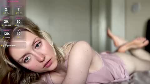 Snapshot of 2kepler22b chatting on September 16, 1:13 pm . online show from September 16, 1:13 pm