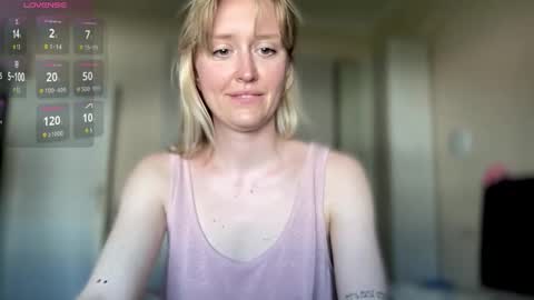 Snapshot of 2kepler22b chatting on September 20, 1:58 pm . online show from September 20, 1:58 pm