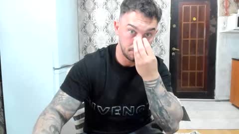 2sexymuscles online show from May 21, 8:59 pm