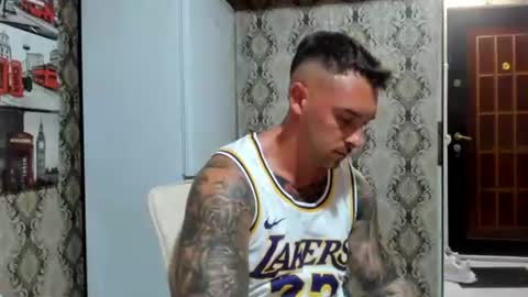 2sexymuscles online show from July 1, 9:01 pm