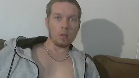 2small4you83 online show from December 8, 3:35 pm