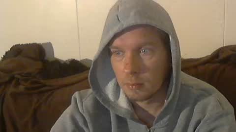 2small4you83 online show from December 5, 1:31 am