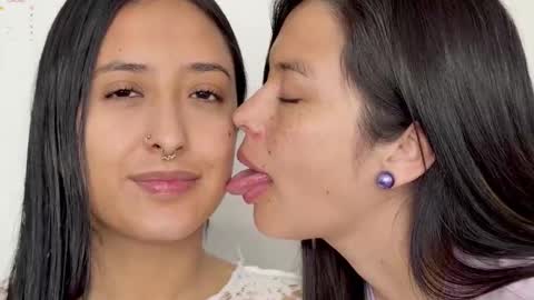 Dalilah and Tarah online show from March 3, 2:13 pm