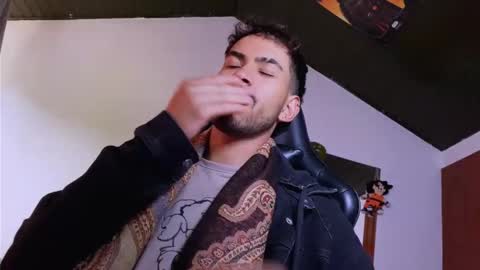 E V I L online show from December 19, 9:10 pm