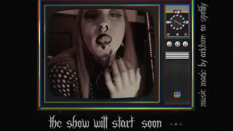 Juune online show from May 17, 6:06 pm