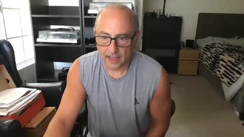 daddy vegas  for single women and couples here online show from April 10, 6:34 pm