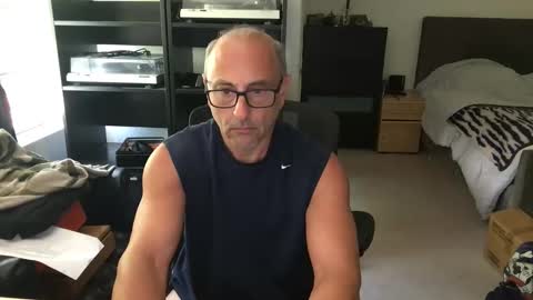 daddy vegas  for single women and couples here online show from April 13, 9:30 pm