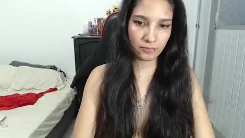 Snapshot of 69_shades chatting on March 6, 10:15 pm lucero online show from March 6, 10:15 pm