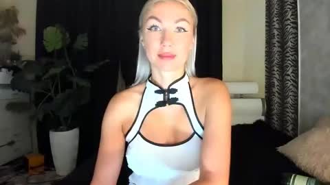 Snapshot of 6noangel66 chatting on October 3, 2:43 am SABOTAGE online show from October 3, 2:43 am
