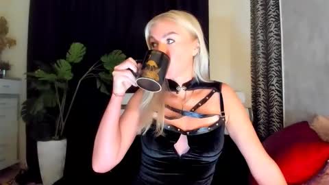 Snapshot of 6noangel66 chatting on September 25, 1:23 am SABOTAGE online show from September 25, 1:23 am