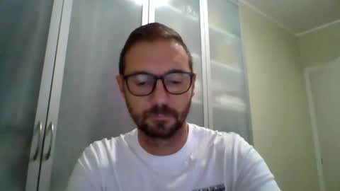 Snapshot of 77architt chatting on October 6, 8:10 am 77architt online show from October 6, 8:10 am