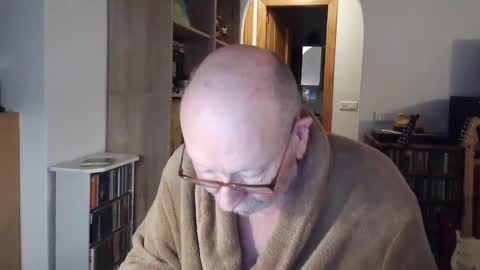  Papi  online show from March 1, 6:21 pm