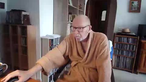  Papi  online show from March 2, 9:38 am