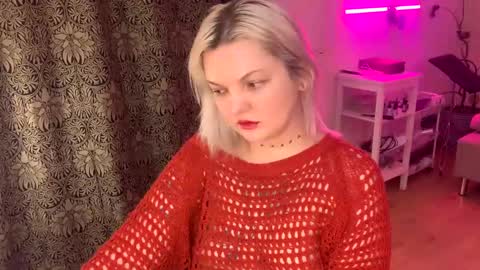 Snapshot of 80s_brat chatting on January 6, 2:14 pm Ivy online show from January 6, 2:14 pm