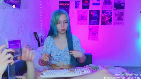 Snapshot of 819sunflowerinahat2016 chatting on January 29, 6:28 pm Cornelia and Dante online show from January 29, 6:28 pm
