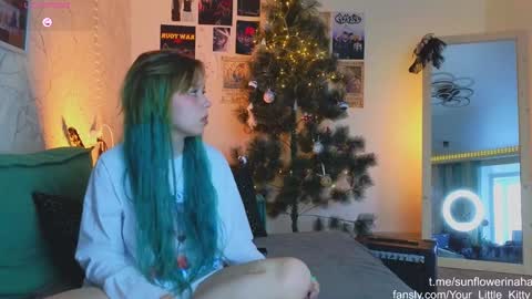 Snapshot of 819sunflowerinahat2016 chatting on January 8, 8:27 am Cornelia and Dante online show from January 8, 8:27 am