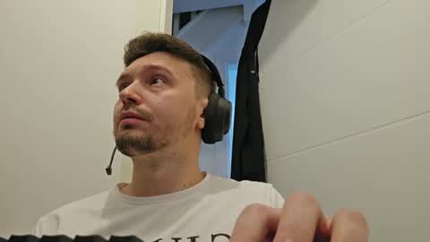 8inchdude93 online show from September 23, 8:30 am