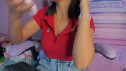 Snapshot of _18alice chatting on October 15, 2:37 am Alice online show from October 15, 2:37 am