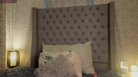  Abby  online show from December 5, 9:01 pm