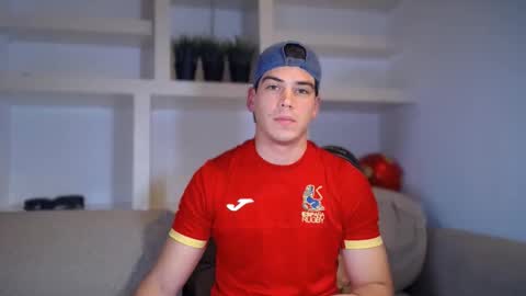 _aesthetic online show from November 13, 8:33 pm