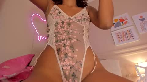 Snapshot of _aleja_x chatting on September 22, 11:36 am _aleja_x online show from September 22, 11:36 am