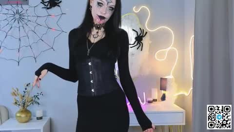 Amy online show from October 31, 8:26 am