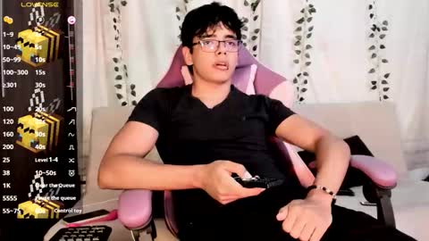 _an_drew18 online show from September 30, 9:36 pm