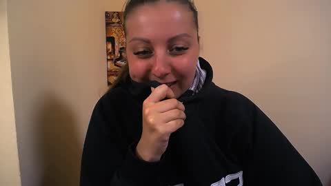 Snapshot of _annabelle_lee chatting on October 10, 7:47 am Anna online show from October 10, 7:47 am